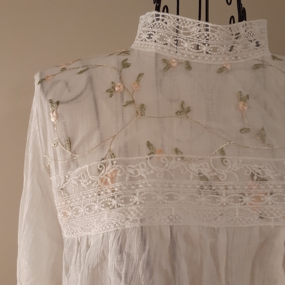 New Victorian embroidered blouse - Picture 9 of 10